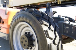 Jlgfirestonetiresmall 10212004