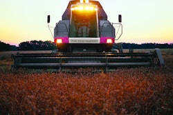 A Cummins QSB Tier 3 engine powers this agricultural equipment made by Rostselmash, Russia’s largest combine harvester manufacturer.