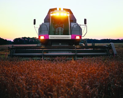 A Cummins QSB Tier 3 engine powers this agricultural equipment made by Rostselmash, Russia’s largest combine harvester manufacturer.