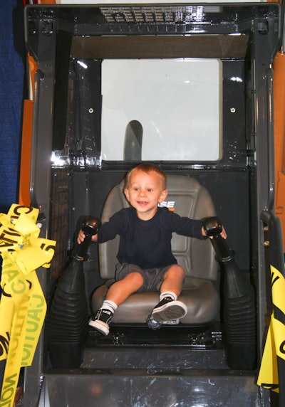 Casechildrensmuseumchildone 10364345