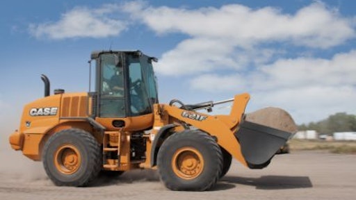 Case621 Fwheelloaderhaulingsand