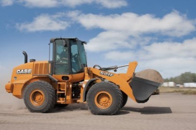 Case621 Fwheelloaderhaulingsand