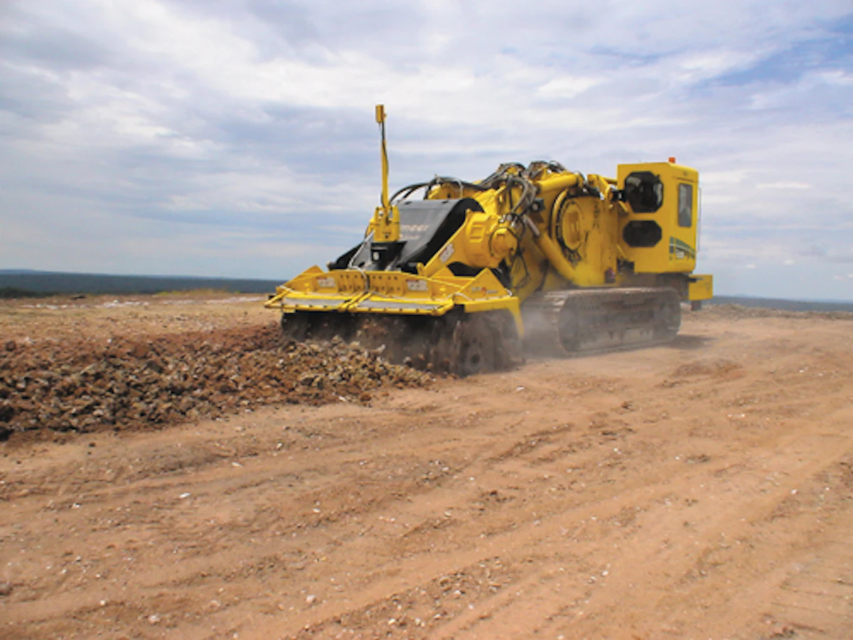 Dual-engine system brings efficiency. | OEM Off-Highway