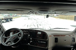 Autovuewindshieldcameraandillu 10695183