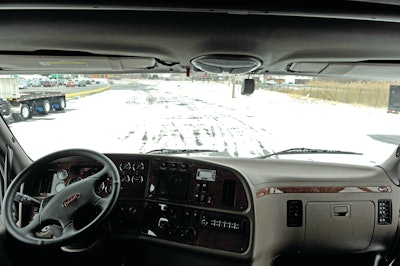 Autovuewindshieldcameraandillu 10695183