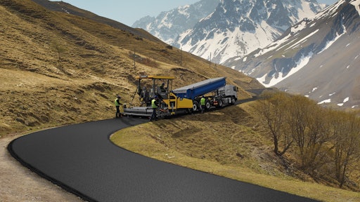 Volvo P7820 C Tracked Paver
