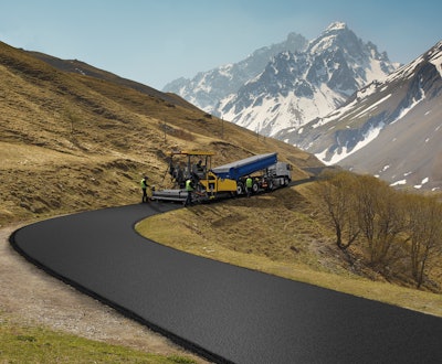 Volvo P7820 C Tracked Paver