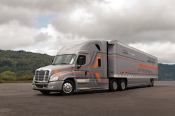 Freightliner Cascadia Evolution Sets Achievement Of 10 67 Mpg