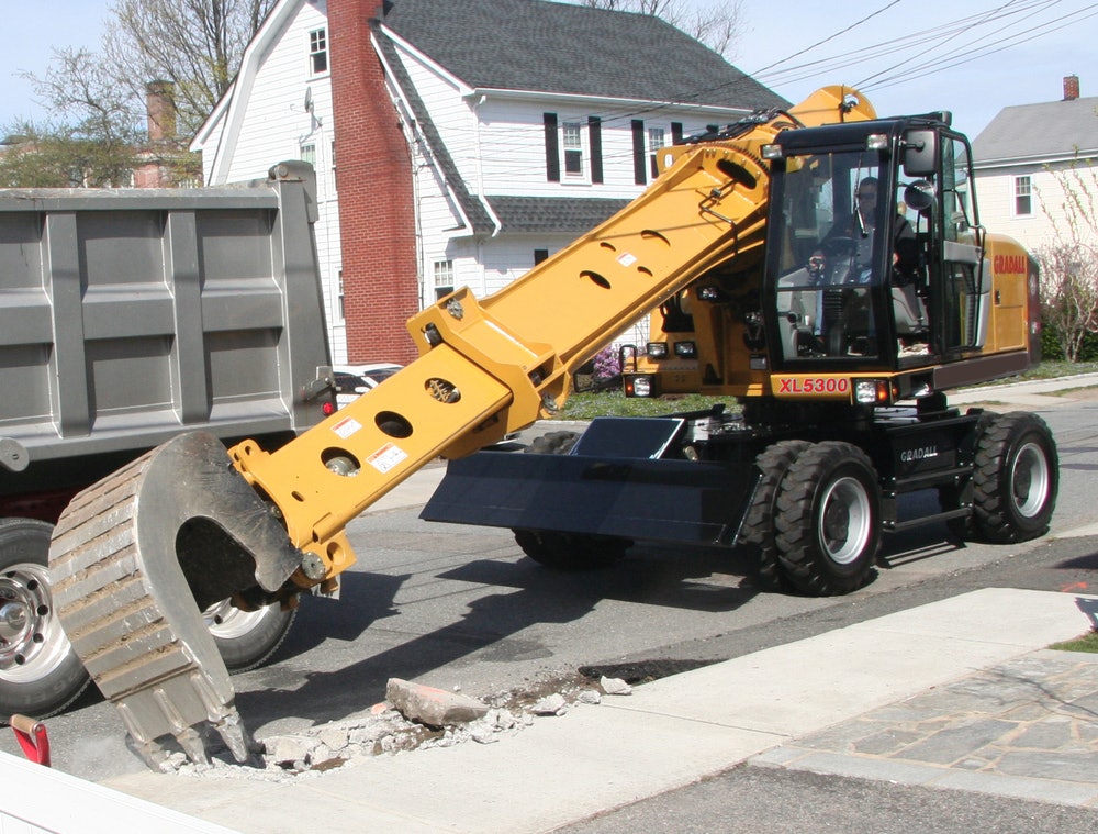 Gradall Introduces New XL 5300 III Excavator | OEM Off-Highway