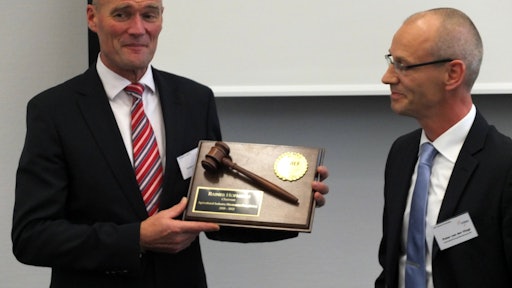 Peter van der Vlugt (right) bids farewell to Rainer Hofmann (left).
