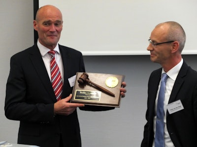 Peter van der Vlugt (right) bids farewell to Rainer Hofmann (left).