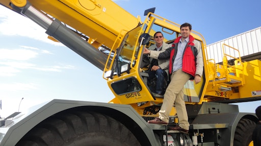 First Grove Cranes Assembled Brazil Fernando E Joao Lauer