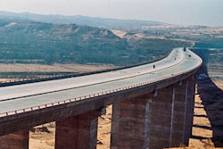 Volvo Ce China Desert Highway