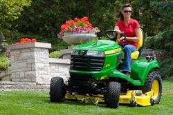 John Deere X700 Series Mower