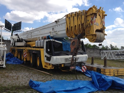 The Grove GMK6250L crane before refurbishment.