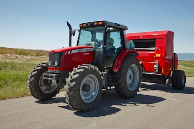 Hesston 2900 Series Round Baler Transport 300dpi 08222013