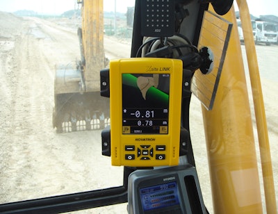 The excavator operator gets the bucket's position data at a glance – and always knows where to work.