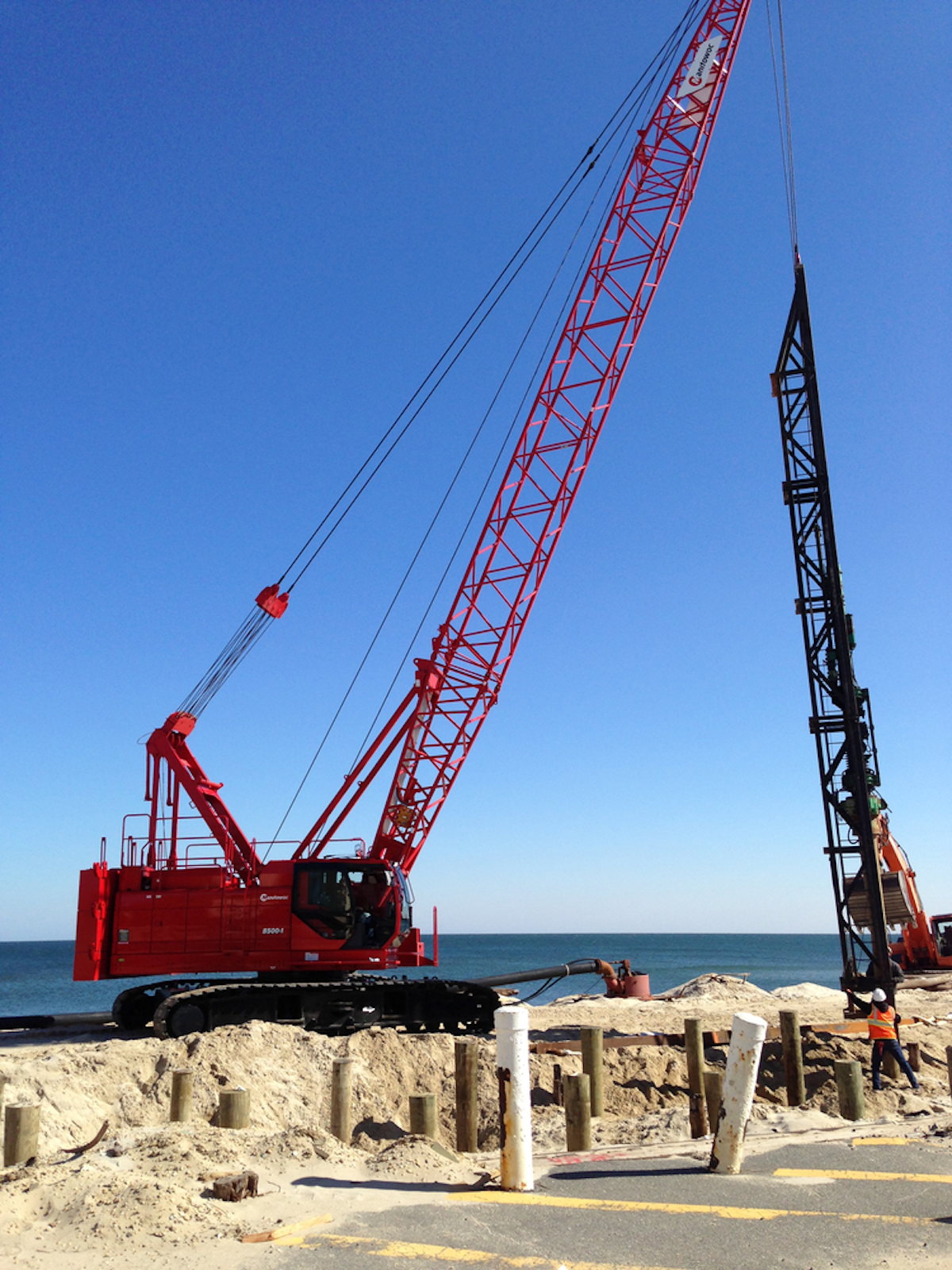 Manitowoc 8500-1 Crane Aids In Hurricane Sandy Rebuilding Efforts 