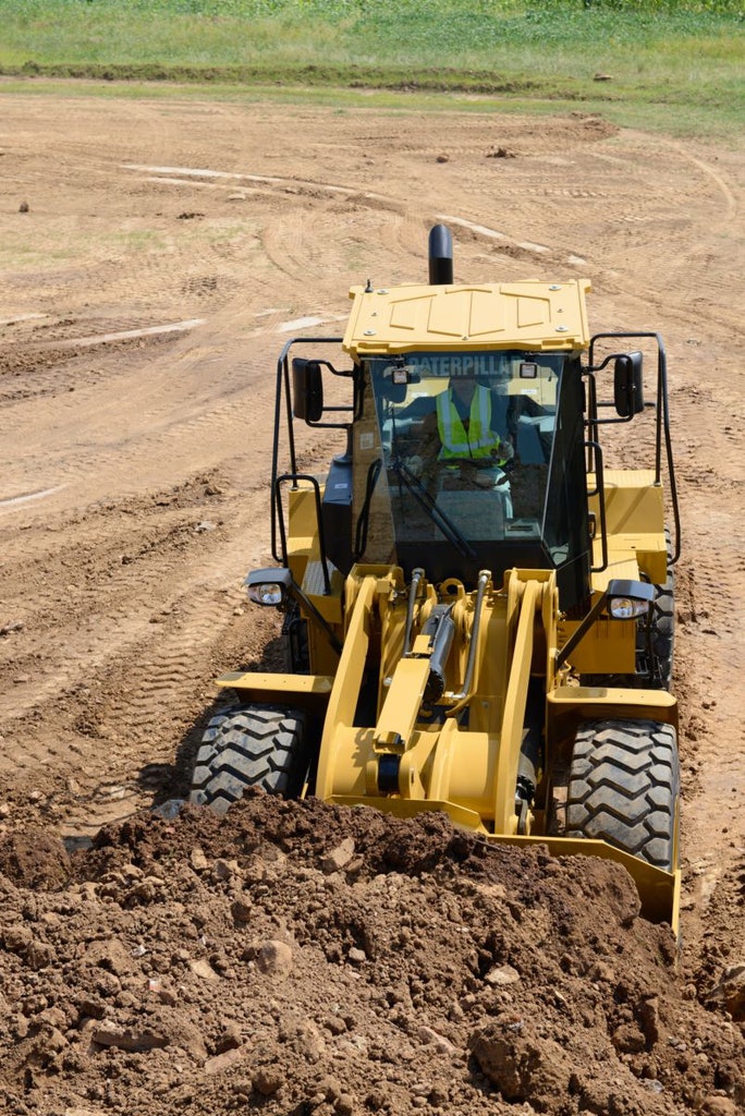 New Cat 950 GC wheel loader includes fuel-injection system