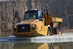 Cat 725 C Articulated Truck Image1