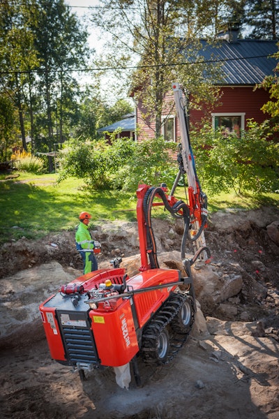 DC125R drill rig