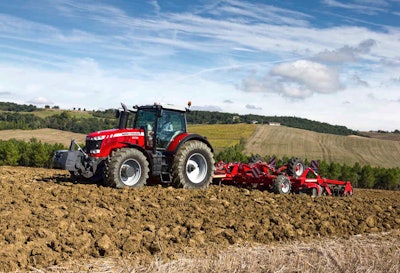 Massey Ferguson 8700 Series High Horsepower Tractor 300dpi 02052014