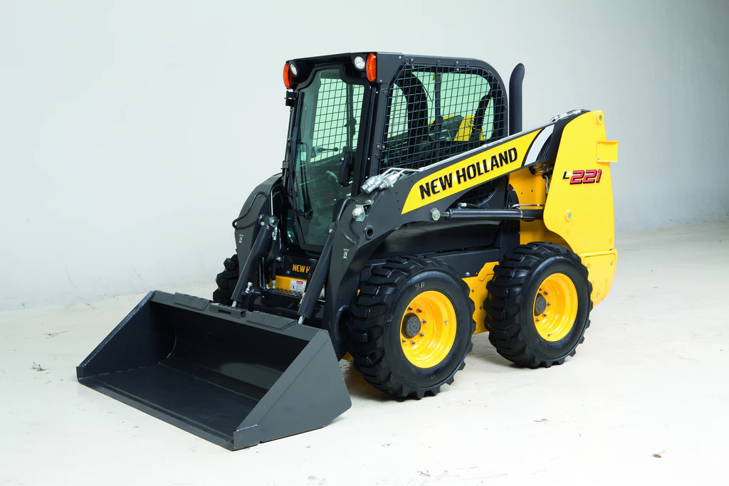 New Holland launches new L221 skid steer with power range up to 74