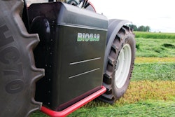 The Valtra biogas tractor required no changes to be made to the base tractor because the gas tanks and gas supply are all add-on components.