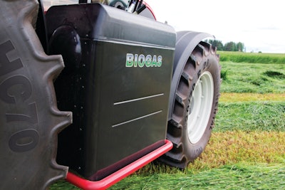 The Valtra biogas tractor required no changes to be made to the base tractor because the gas tanks and gas supply are all add-on components.