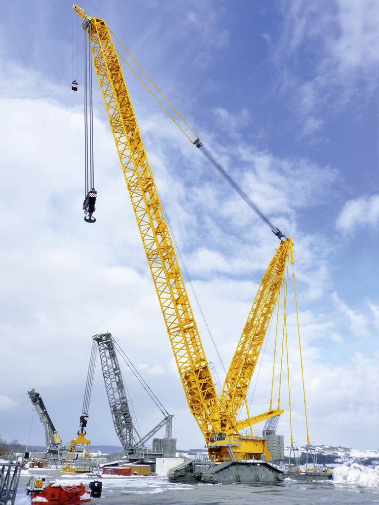 Liebherr Displays New 1,000 Tonne Crawler Crane For First Time In U.S ...