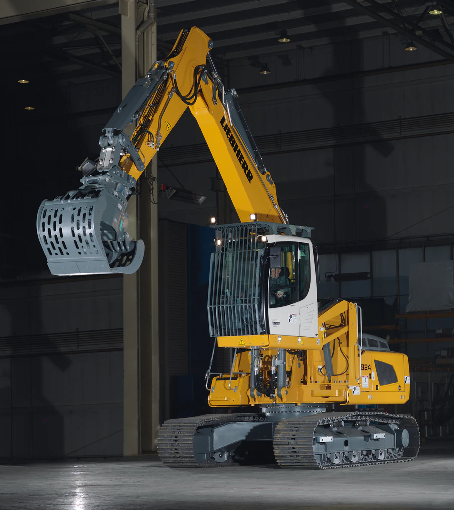 Liebherr introduced the R 924 crawler for waste handling