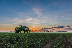 John Deere R4045 Sprayer