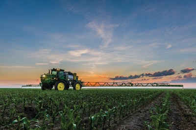John Deere R4045 Sprayer
