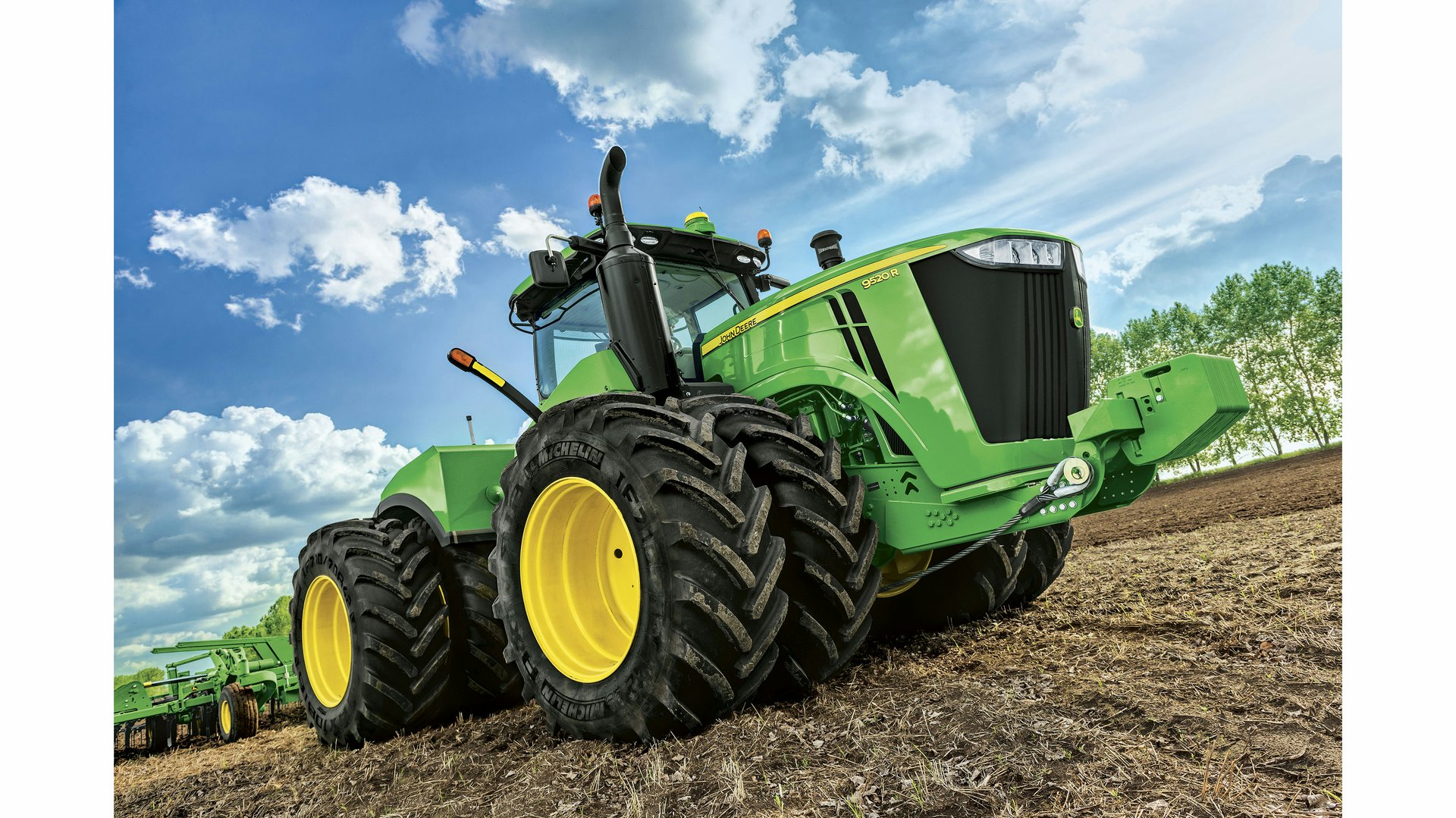 Top 4 New Features in the New John Deere 9 Series Tractors