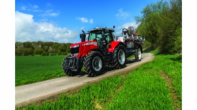 MassyFerguson_7700_Series_driving_sprayer_300dpi_08152014