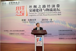 LiuGong_PresidentSupportingTransitConstructiononSilkRoad