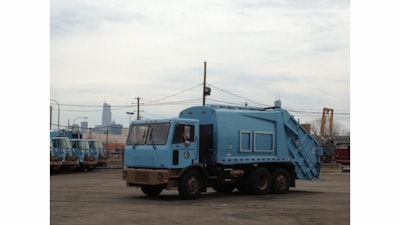 MotivPowerSystems_AllElectricGarbageTruck