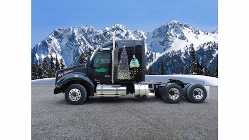 The Kenworth T880’s distinctive decal design features a night shot of the U.S. Capitol, brightly lit and colorfully arrayed Christmas tree, official seal of the 2014 Capitol Christmas Tree project, and logo of Wille Transport, a Kenworth customer.
