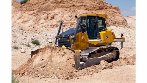 The 850K is the first John Deere dozer to feature EcoMode. EcoMode optimizes fuel economy while maintaining ground speed by automatically adjusting engine speed and transmission settings based on load.