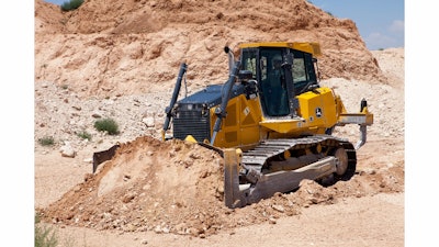 The 850K is the first John Deere dozer to feature EcoMode. EcoMode optimizes fuel economy while maintaining ground speed by automatically adjusting engine speed and transmission settings based on load.
