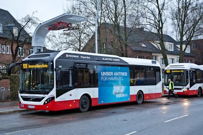 Volvo ElectricHybridBusGoesintoServiceinHamburg 54946189c007f