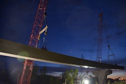 Manitowoc 2250 crawler cranes 2 54c6b22098410