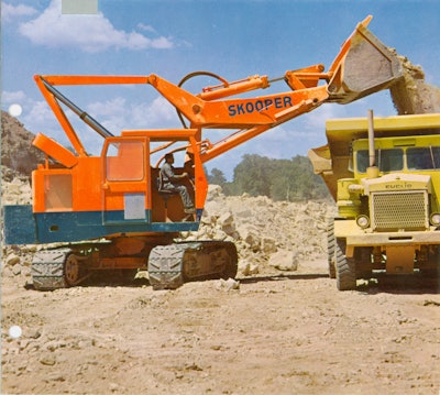 A Koehring 505 Skooper loads out a Euclid end dump.