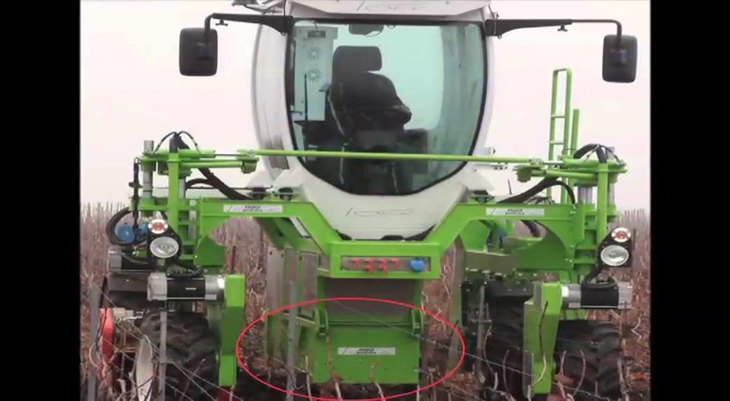 Straddle Electric Tractor: the T4E by Kremer runs without a noise