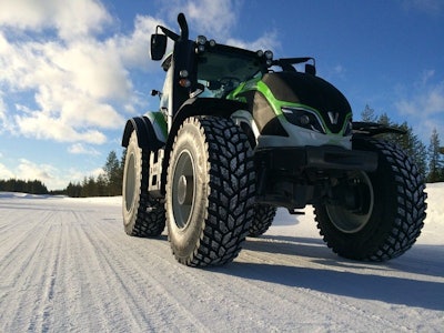 NokianTyreValtra WorldsFastestTractor TireCloseup 5523dda14b5c9