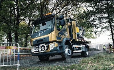 1 Volvo FL 4x4 55438dc03c3a9