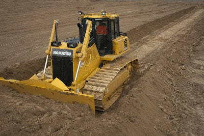 D65PXi 18 action 2 5564c3c70878b