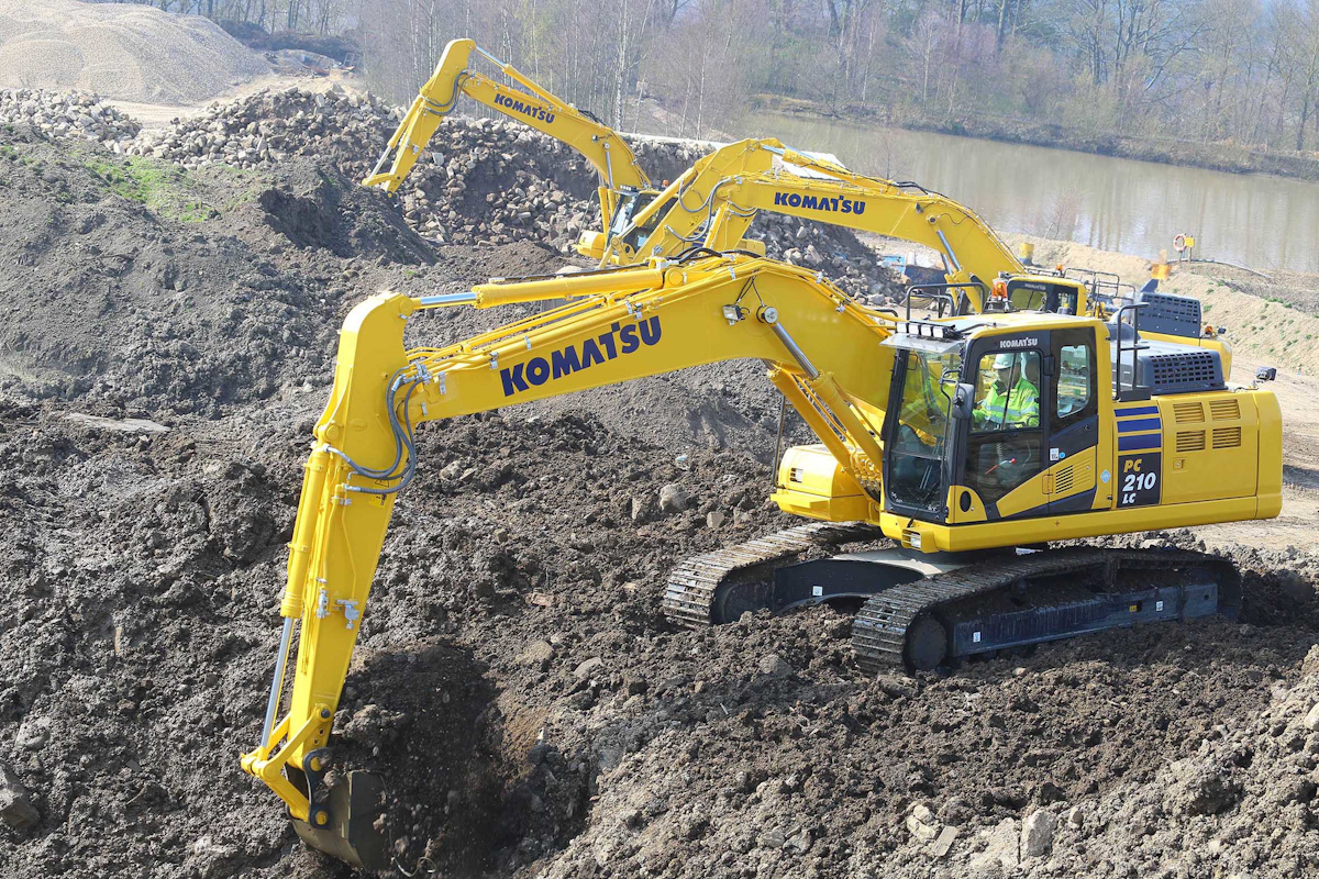 210 10. Komatsu pc210. Komatsu PC 210 экскаватор. Коматсу pc210 LC экскаватор. Komatsu pc210lc-10m0.