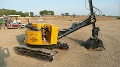 A restored P & H S-20 Stik-Clam owned by Dave Geis of Seward, NE, at the Historical Construction Equipment Association’s 2013 International Convention and Old Equipment Exposition.