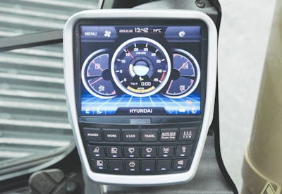 Standard on the new Hyundai HX Series is an 8-inch interactive, adjustable, touchscreen cluster-monitor, which provides clear, easy visibility to key gauges, work modes, service intervals, the exclusive AAVM System for 360-degree surround virtual operating view and more.